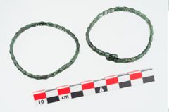 Foto von Bronzeperlarmreif (NHMW-PRAE-024828)